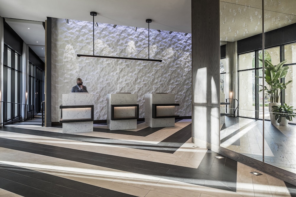 THesis Hotel Miami Coral Gables, Curio Collection by Hilton 12/80