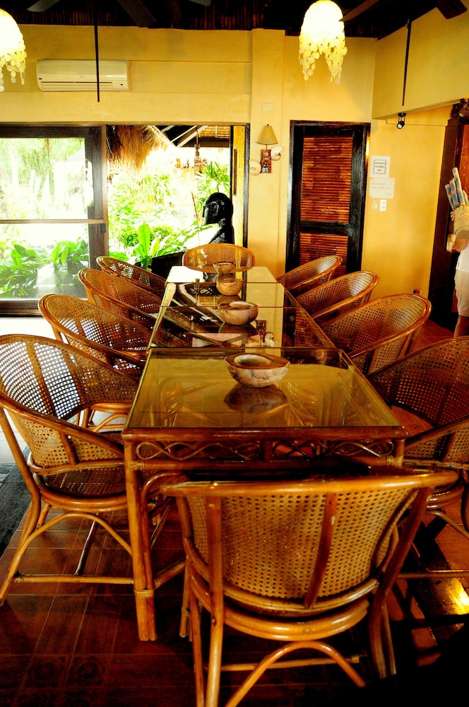 Nabulao Beach And Dive Resort 45/70
