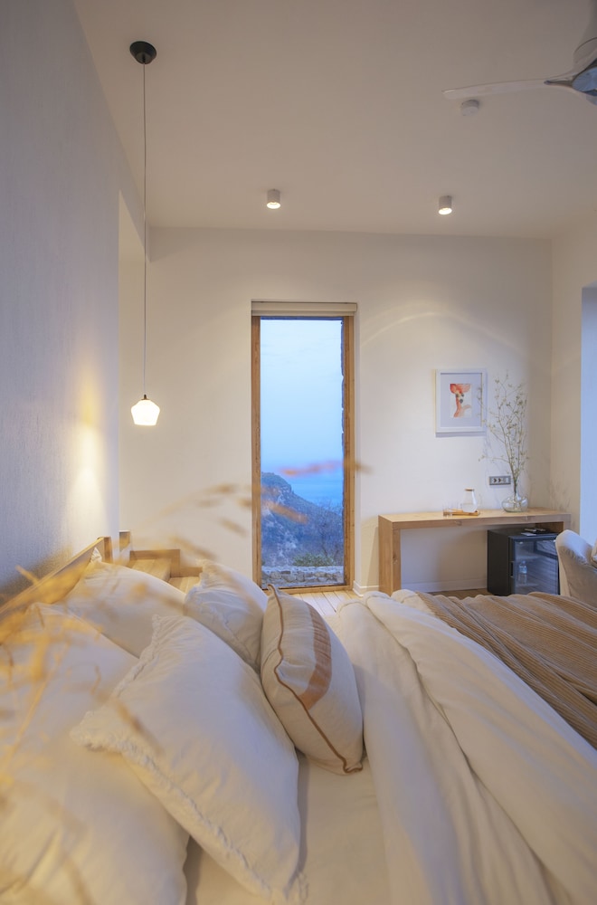 Momos Otel 2/50