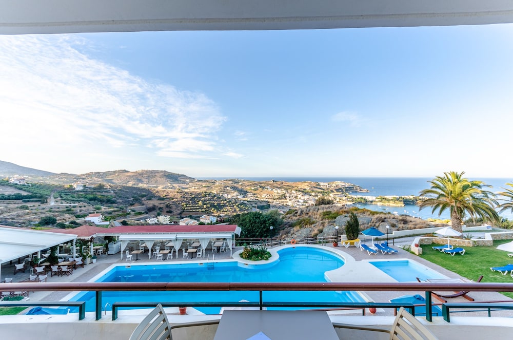 Pela Mare Hotel 2/77