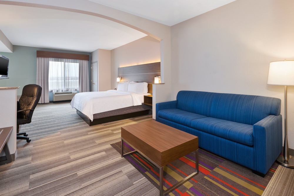 Holiday Inn Express Suites Warminster Horsham 48/63