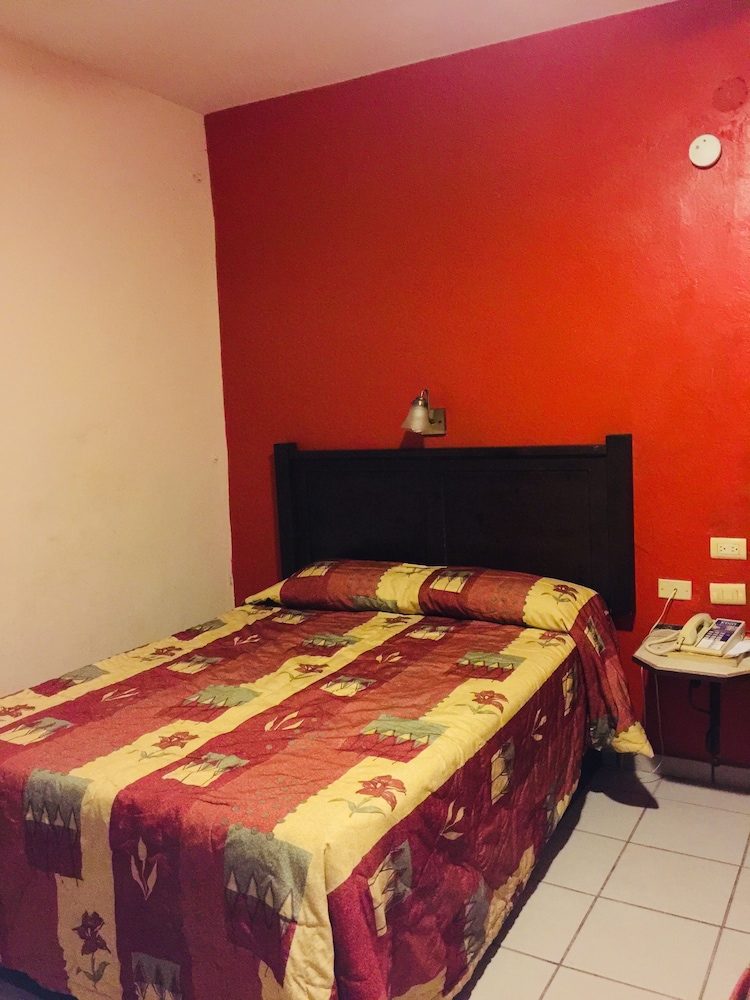 Hotel Suites Kino 36/73