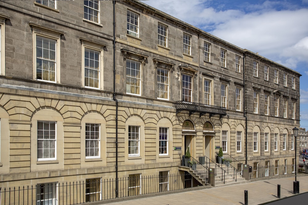 Holiday Inn Express Edinburgh City Centre in EDINBURGH
