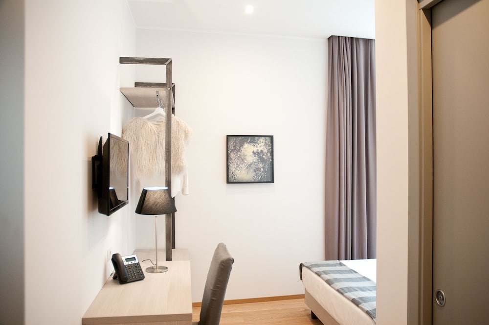 Giuturna Boutique Hotel 62/73