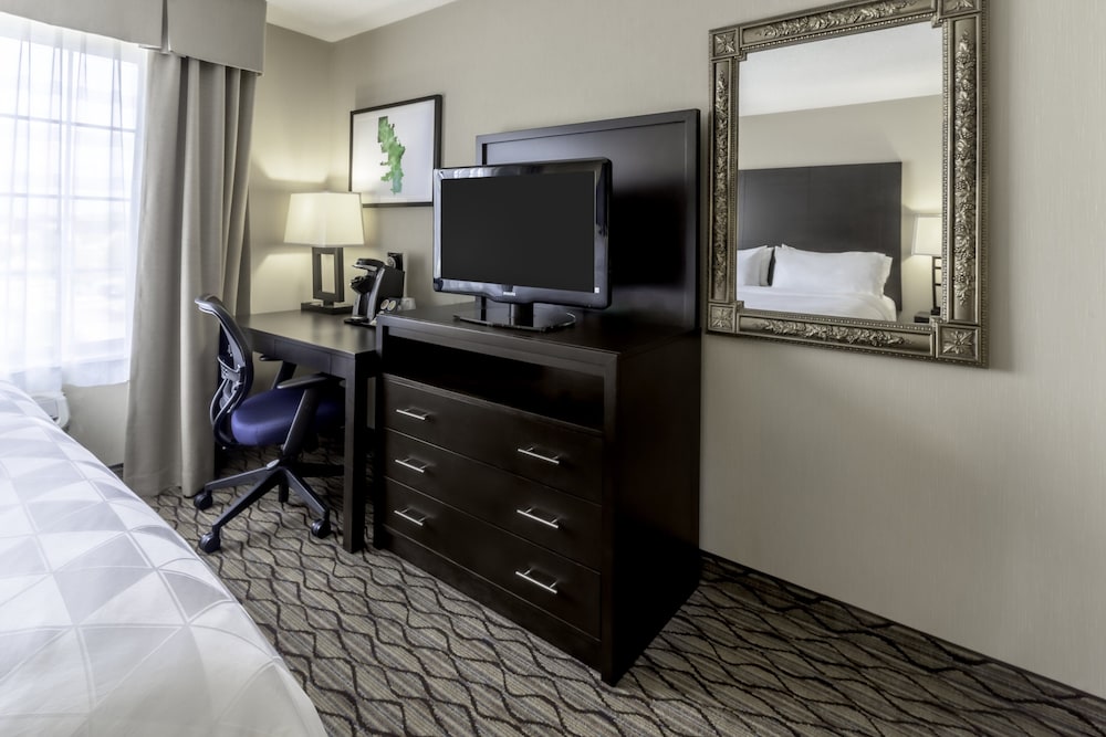Holiday Inn Hotel And Suites Milwaukee Airport 34/36