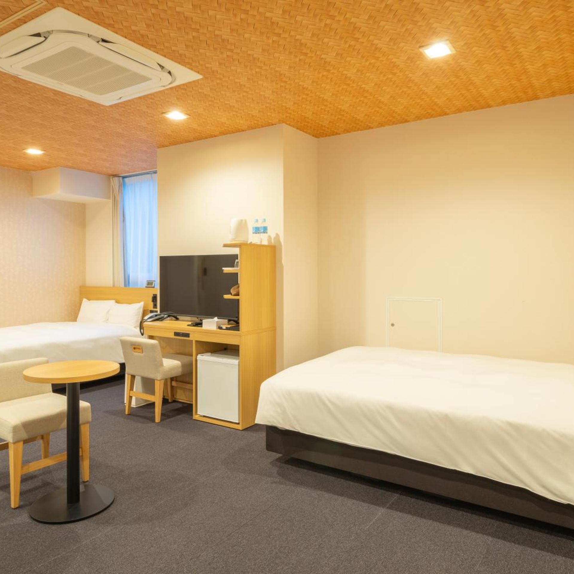 Universal, Deluxe, Twin Beds, Accessible