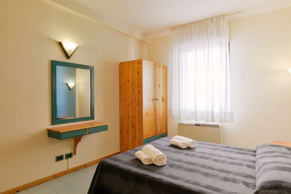 2 BEDROOMS, APARTMENT, BALCONY