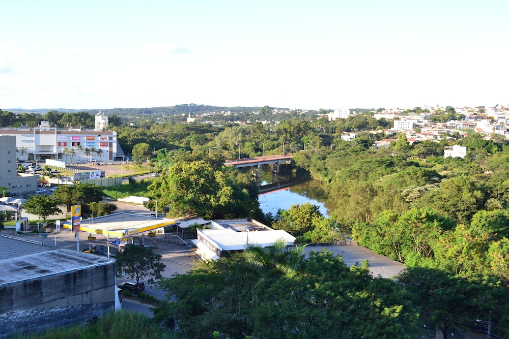 ibis budget Divinopolis 56/59