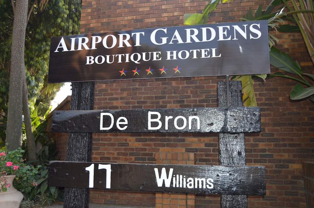 Airport Gardens Boutique Hotel 1/68