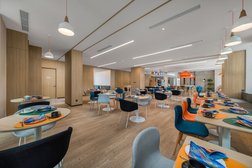Holiday Inn Express Rongcheng Science and Technology Park 36/53