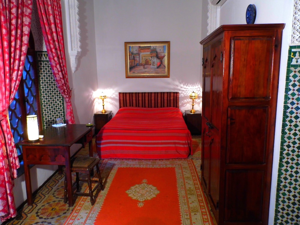 RIAD A LA BELLE ETOILE 27/83
