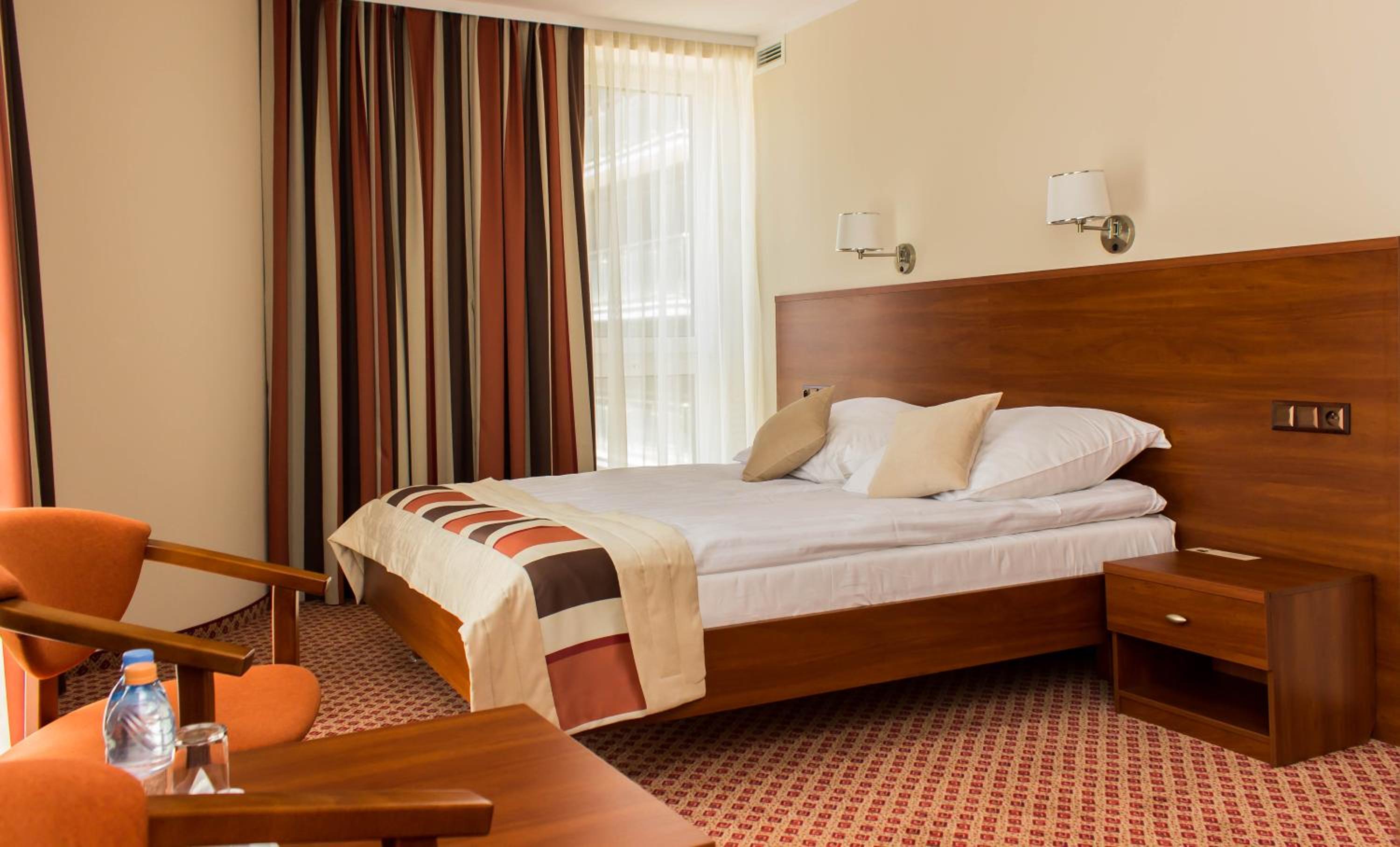 غرفة ديلوكس بسرير كوين، Gromada Hotel Warsaw Center 2/3