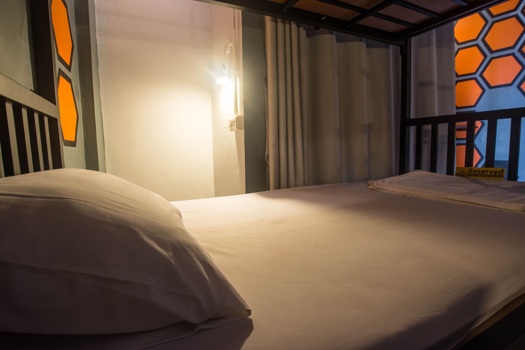 MIXED DORM, 4 BEDS