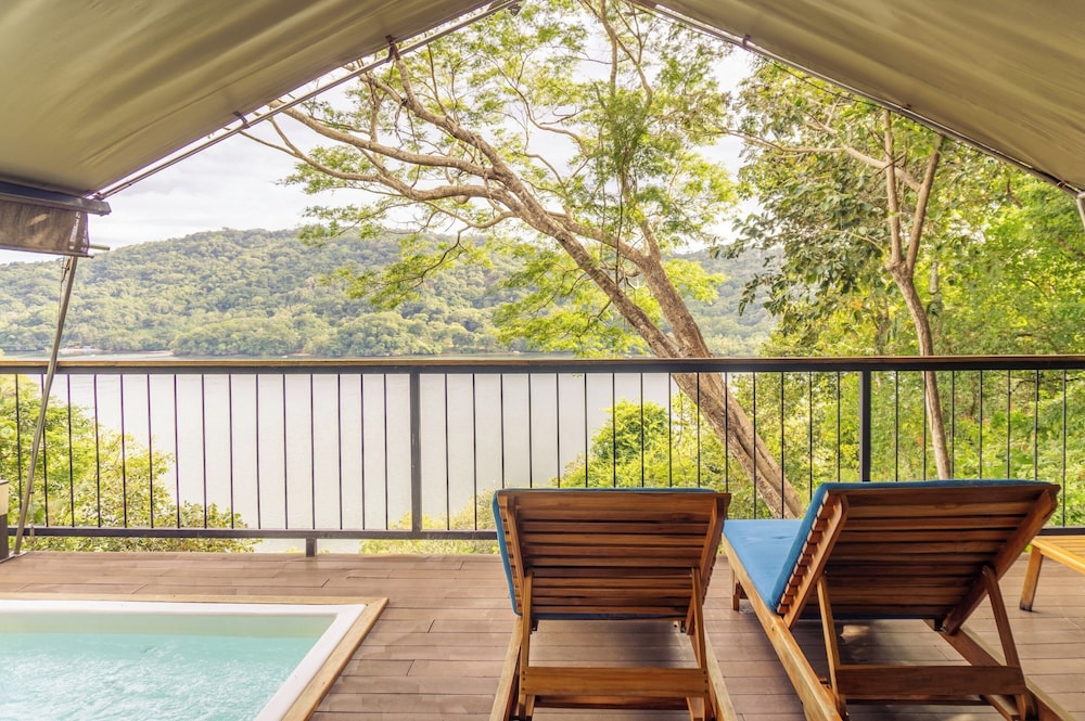 Isla Chiquita Glamping Hotel 17/50