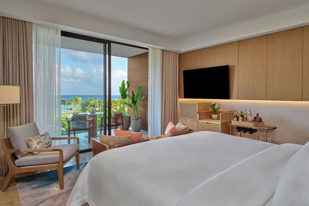 Grand, King Bed, Ocean View, Balcony