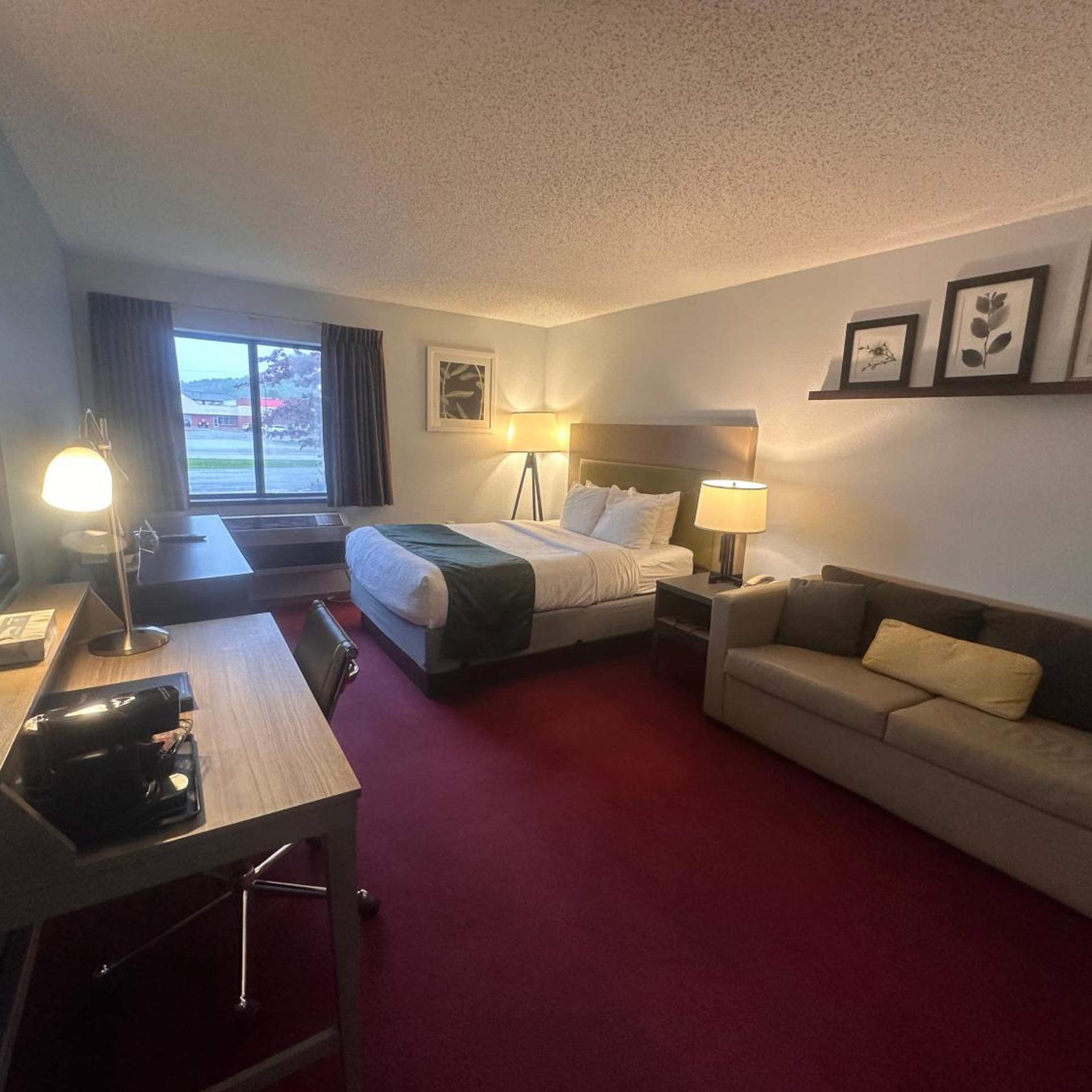 غرفة بسرير كوين لذوي الإعاقة، Pictured Rocks Inn & Suites 5/10