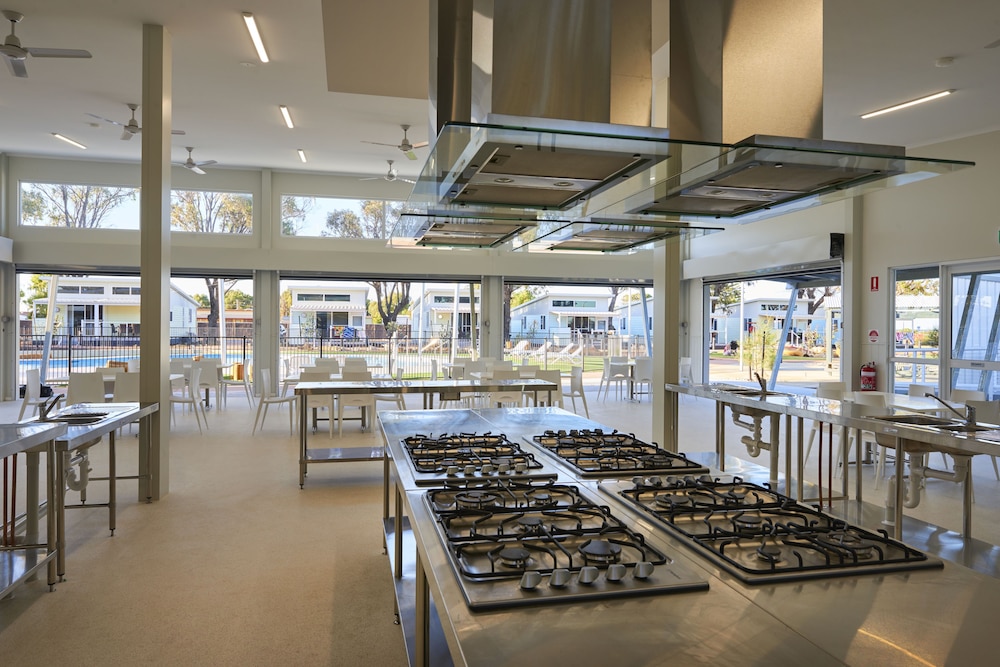 RAC Cervantes Holiday Park 41/60