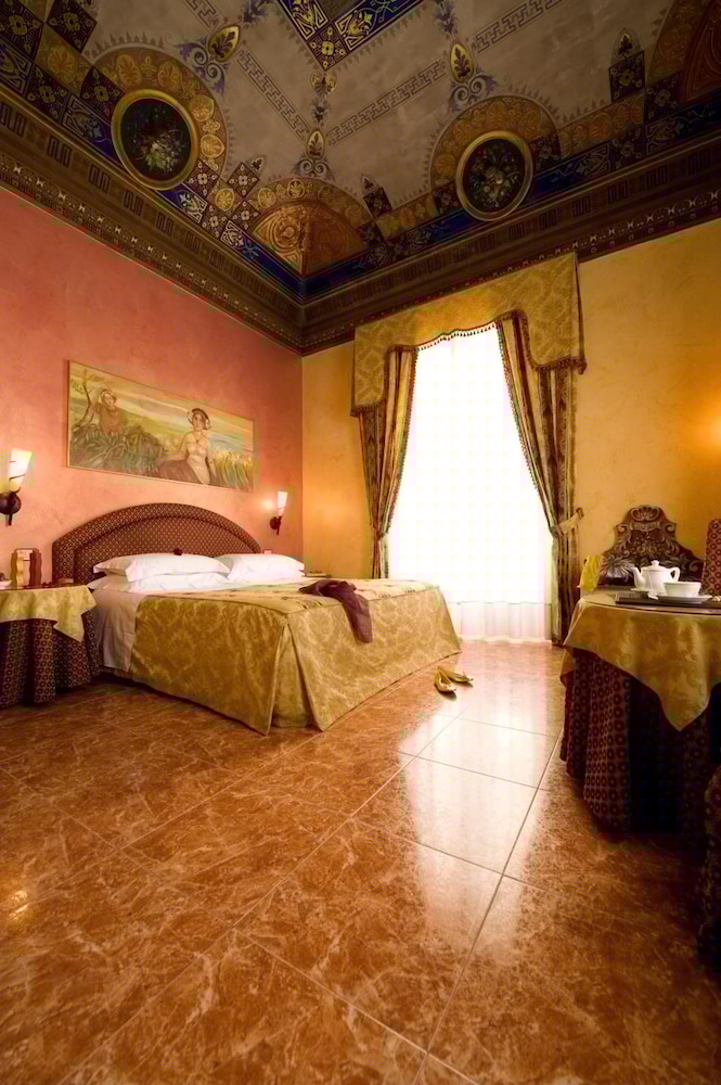 Joli Hotel 28/50