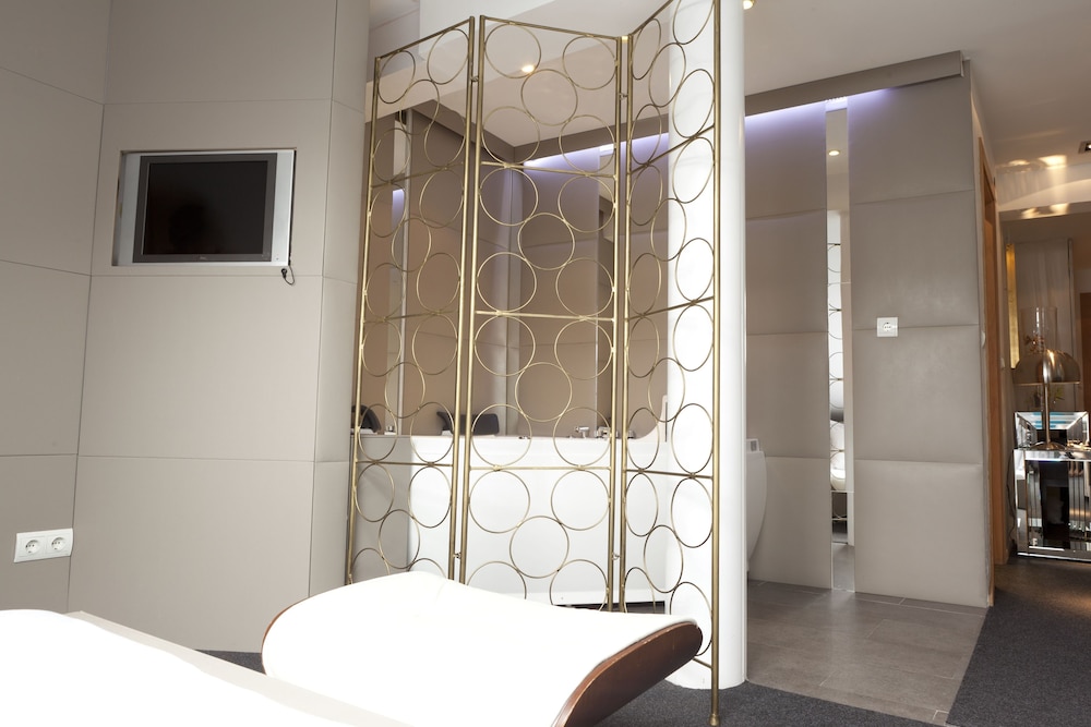AB Design Suites 33/50