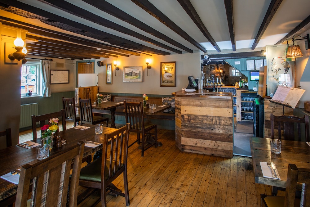 The White Lion 26/44