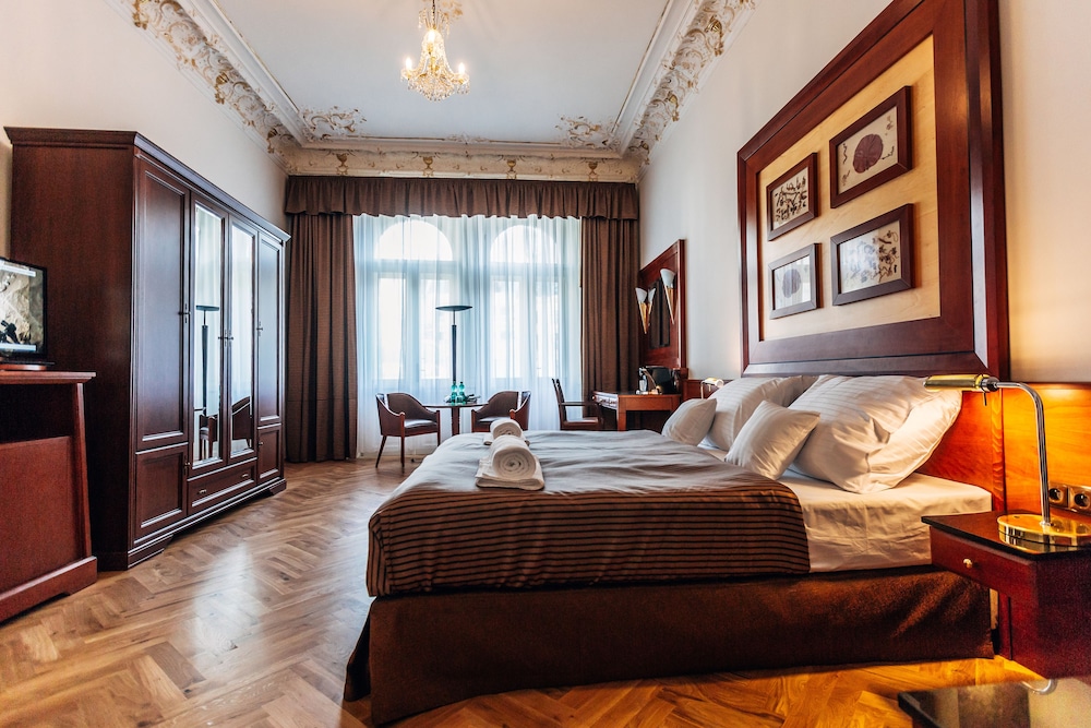 Hotel La Bohemia 15/45
