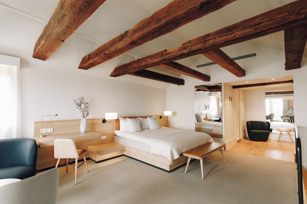 Tower, Suite, King Bed