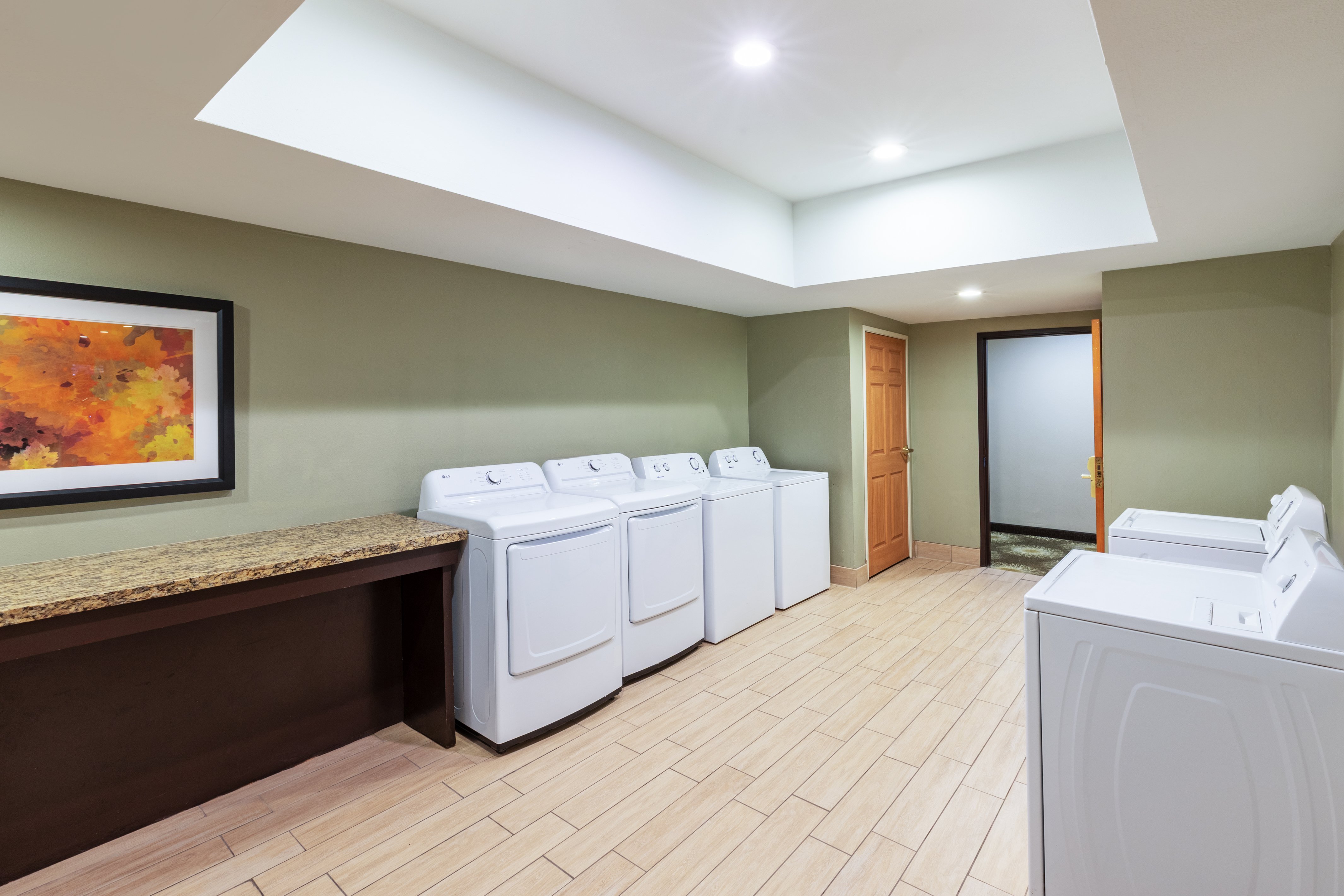 STAYBRIDGE SUITES BROWNSVILLE 21/73