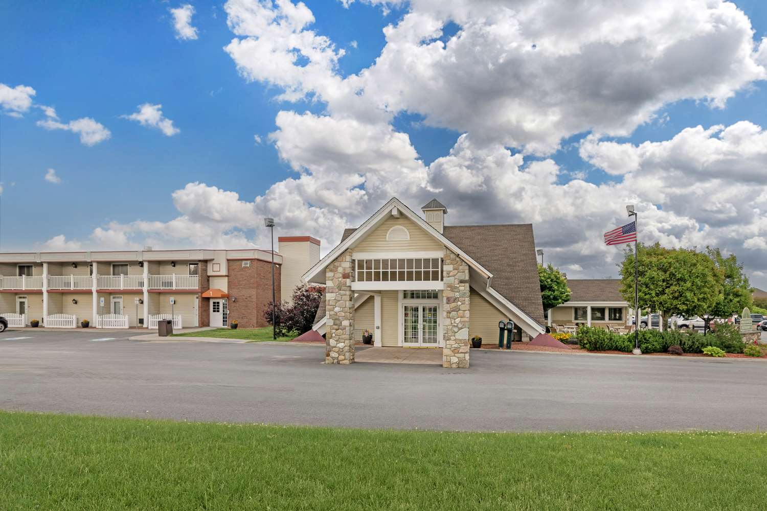 Best Western Plus Plattsburgh 44/47