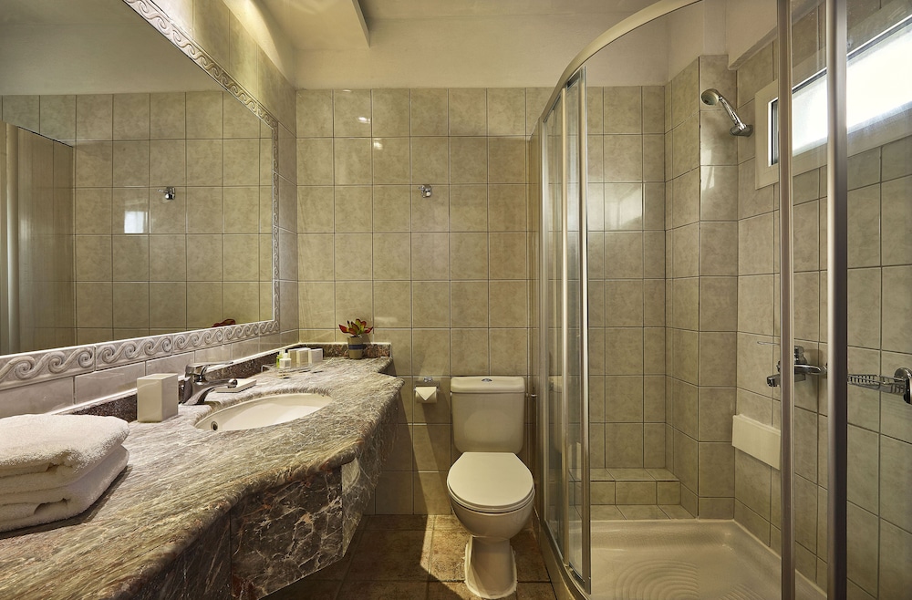 Ilio Mare Beach Hotel by GHH 17/75