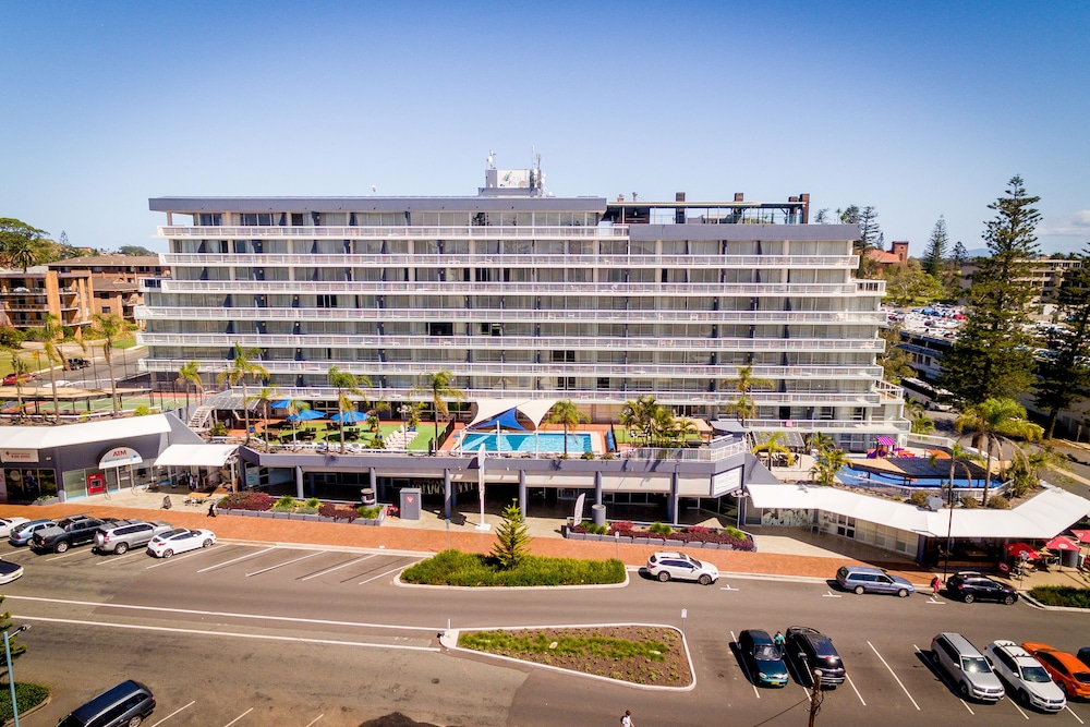 PORT PACIFIC RESORT 60/66