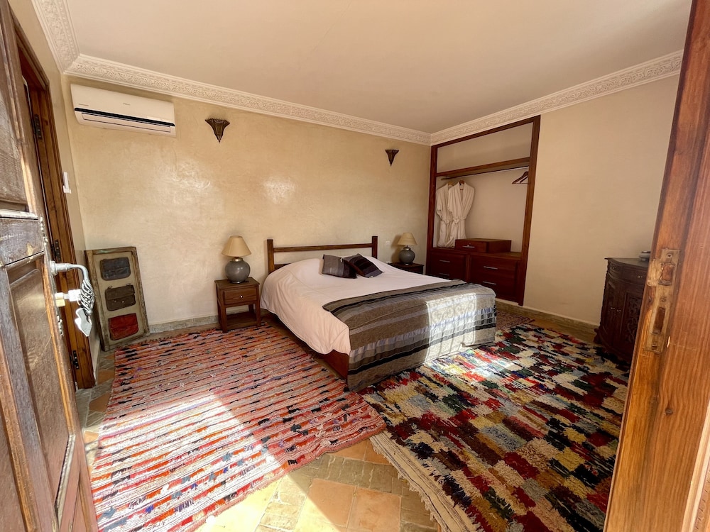 Riad Elias 26/72