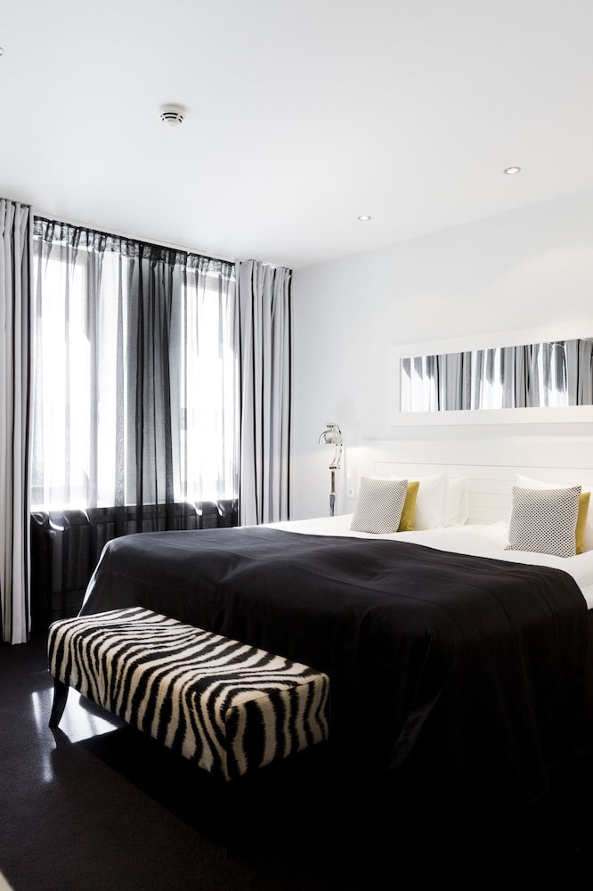 COMFORT, KING BED