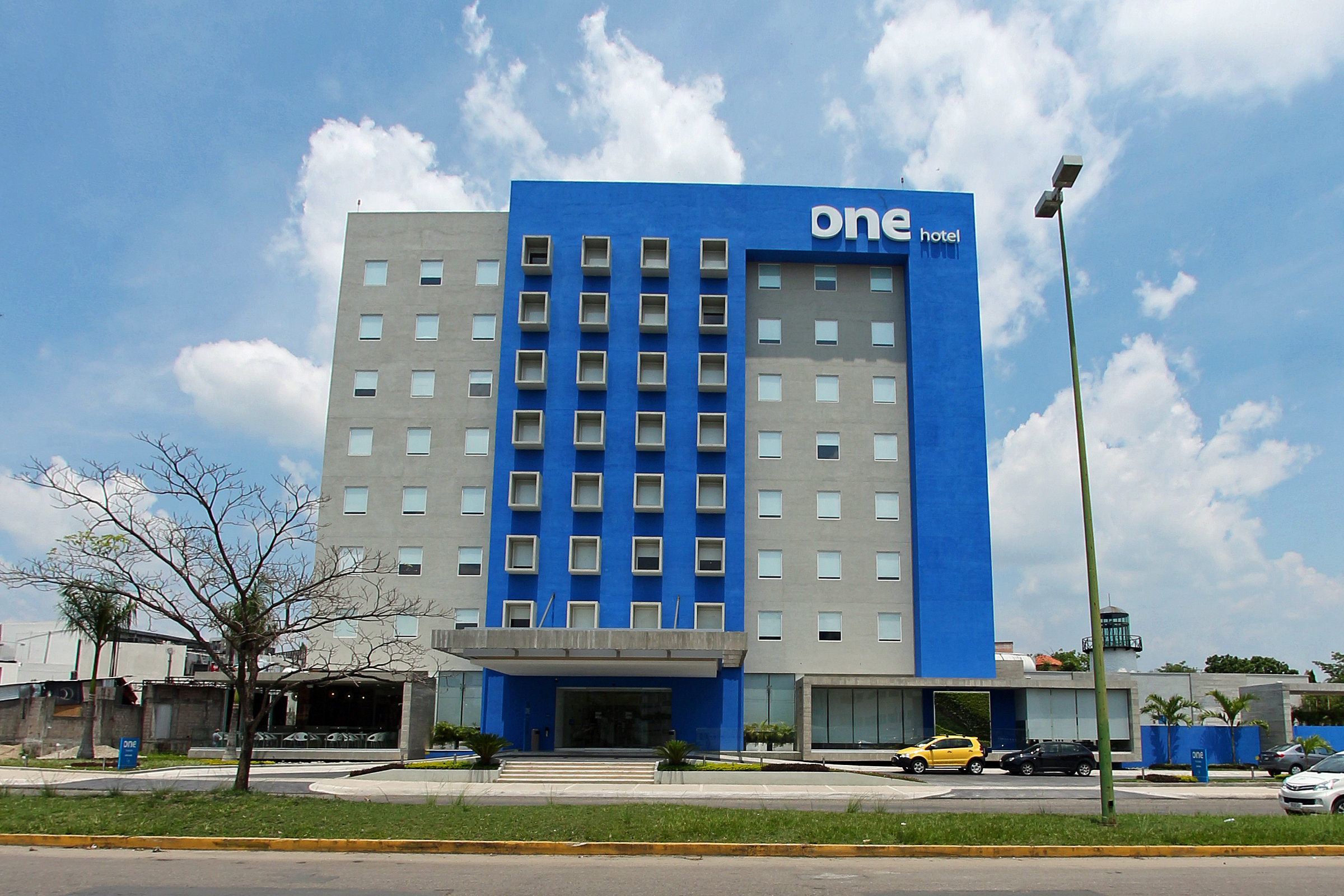 One Villahermosa 2000 1/70