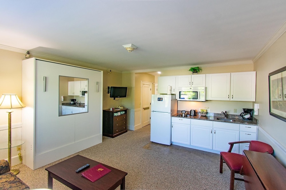 Eastern Slope Inn Resort 3/50