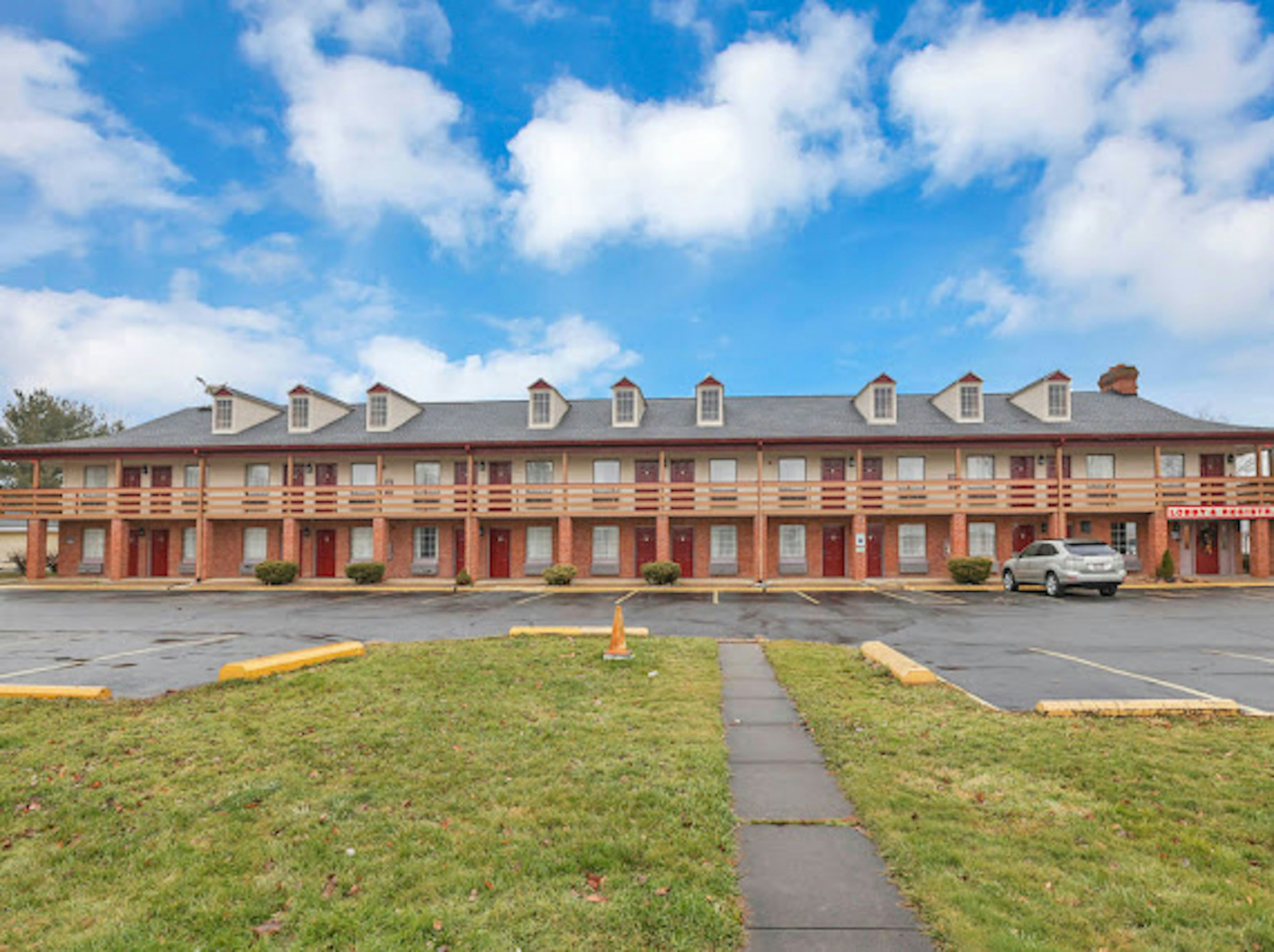 Red Roof Inn Uhrichsville 31/33