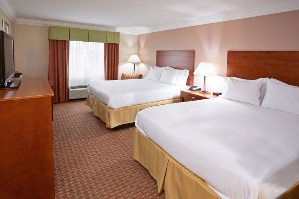 Holiday Inn Express Hotel Suites Niagara Falls 35/75