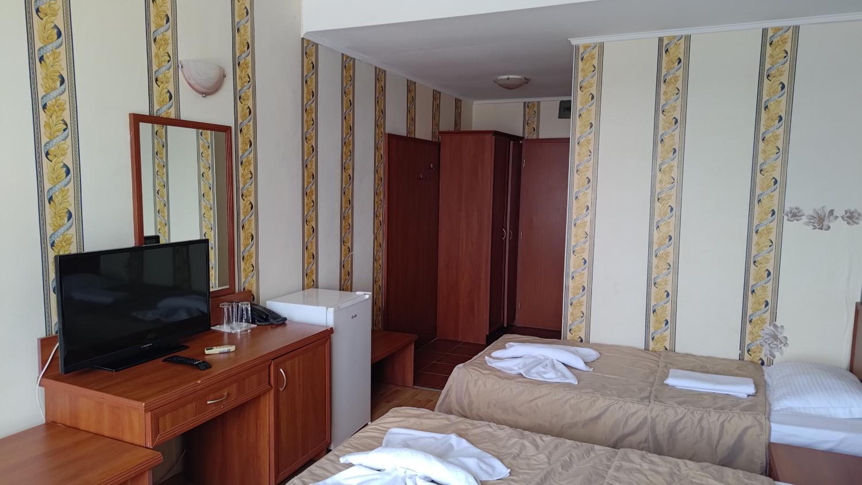 LOTOS HOTEL 41/61
