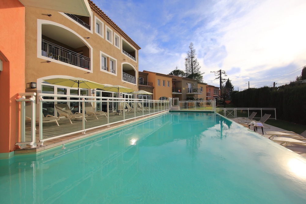 Adonis Mougins in MOUGINS