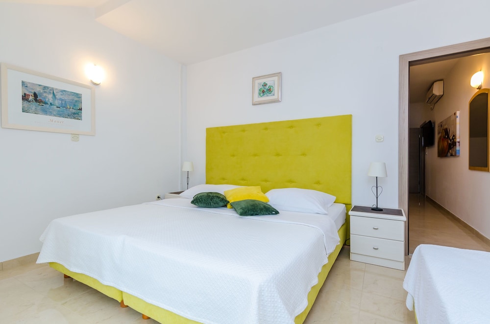APARTMENTS SANDITO 8/50
