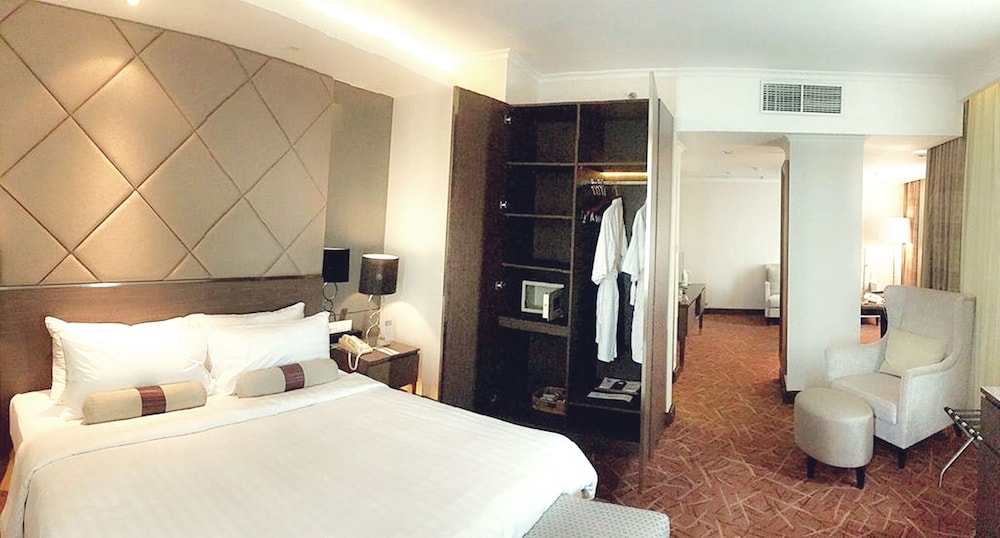 Menara Peninsula Hotel 17/46
