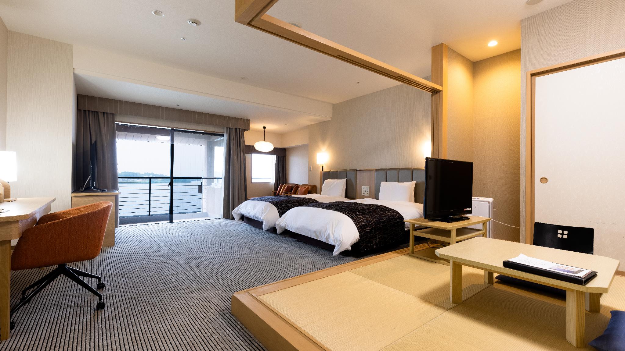 Japanese Western, Superior, Lake View, Mountain View