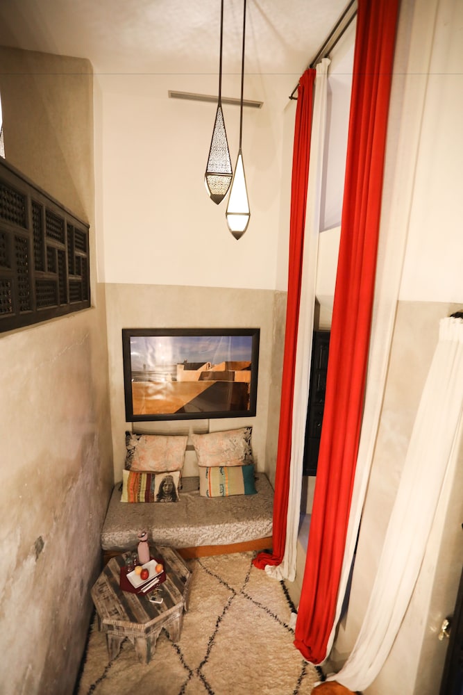 Riad 72 45/76