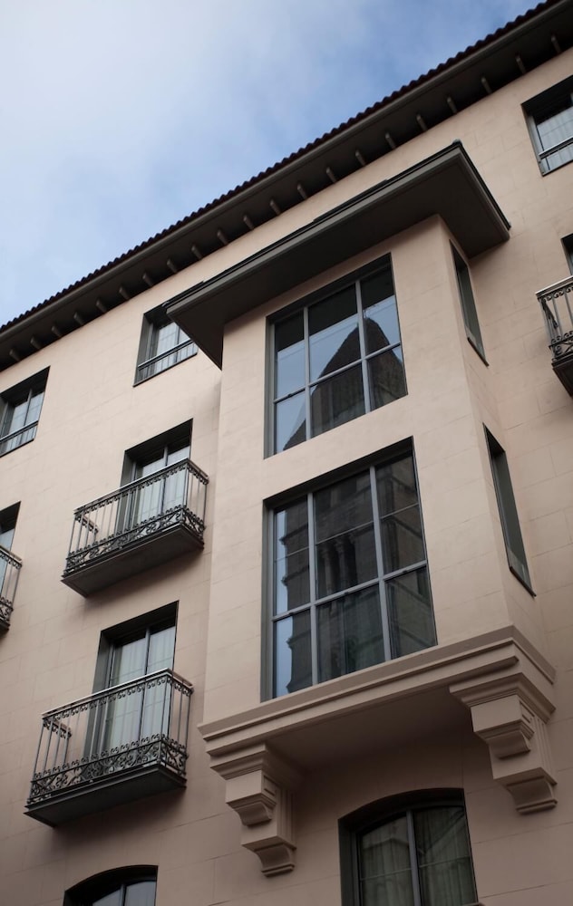 Nexus Valladolid Suites Hotel 2/44