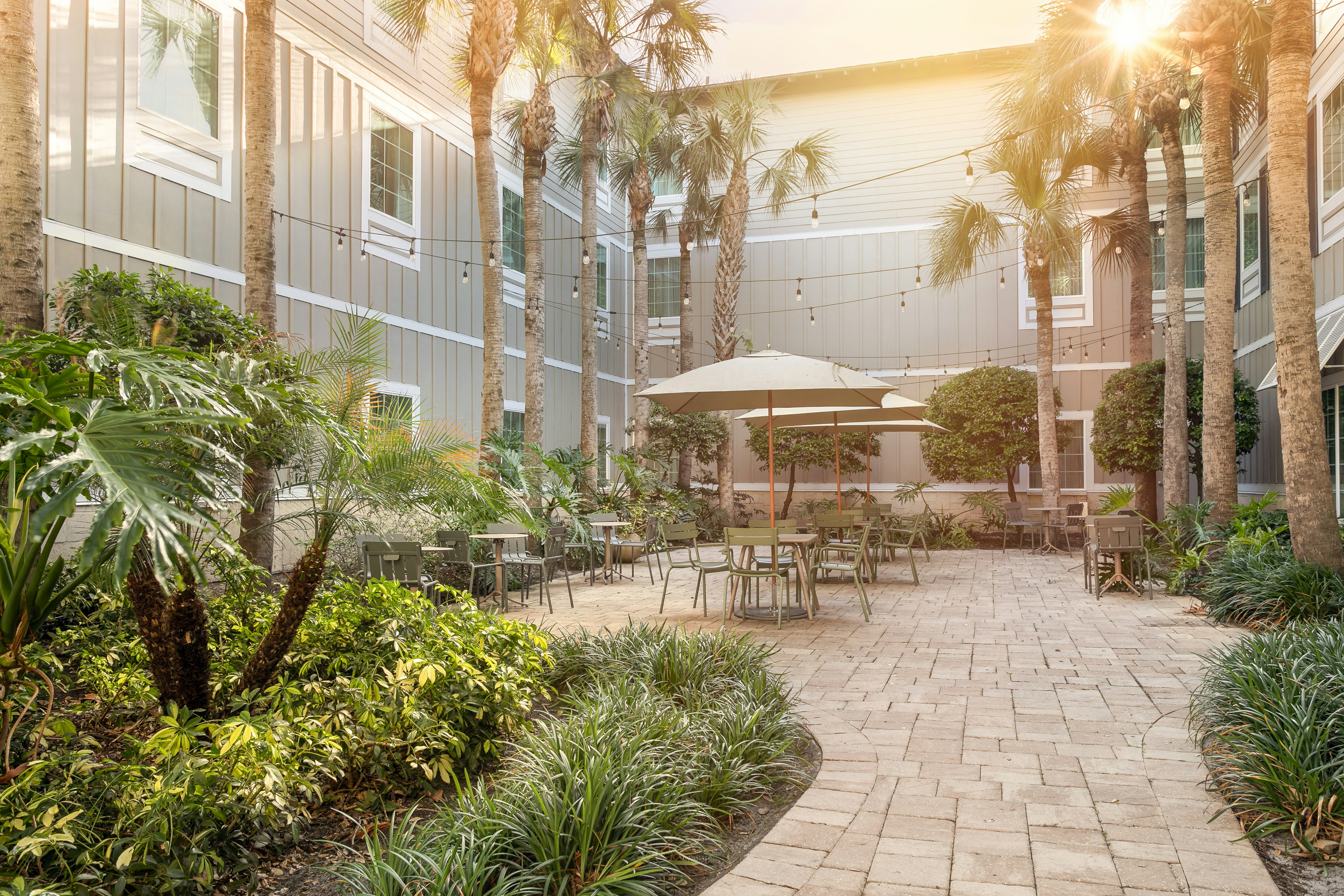 Hampton Inn New Smyrna Beach 8/75