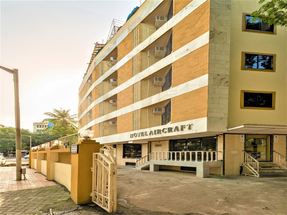 Hotel Aircraft International 8/51