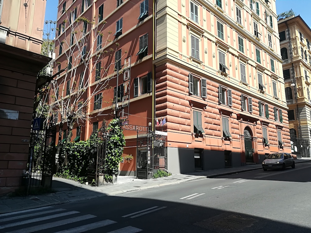 Assarotti Hotel 47/52
