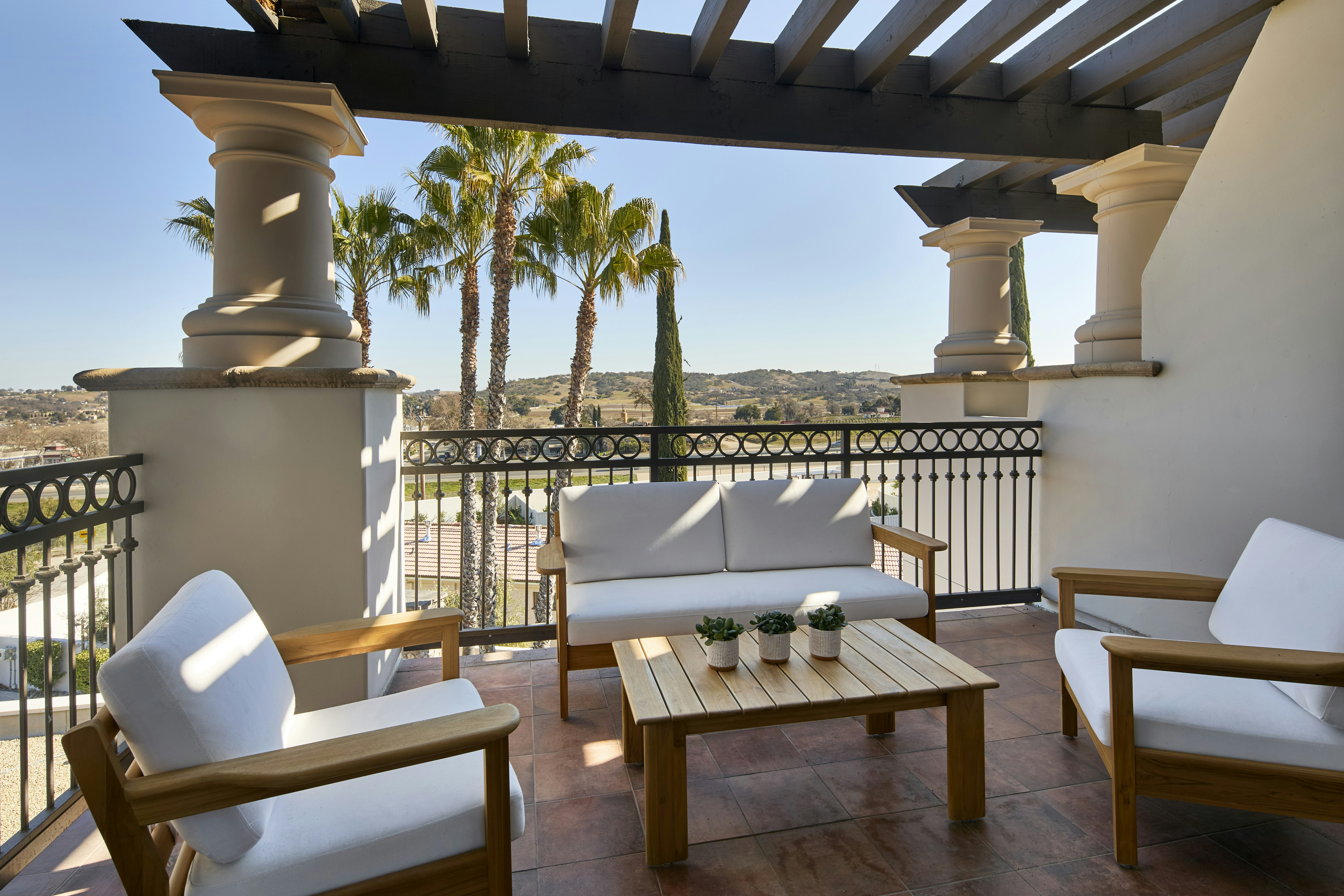 جناح بسريرين كوين بشرفة بغرفة نوم واحدة، La Bellasera Hotel & Suites Paso Robles, Tapestry by Hilton 2/3