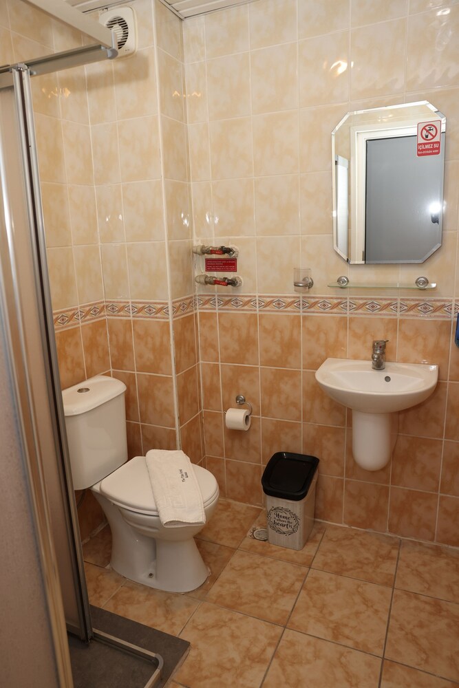 Dunya Otel 50/50
