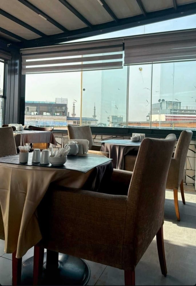 Hotel Bergama 48/51