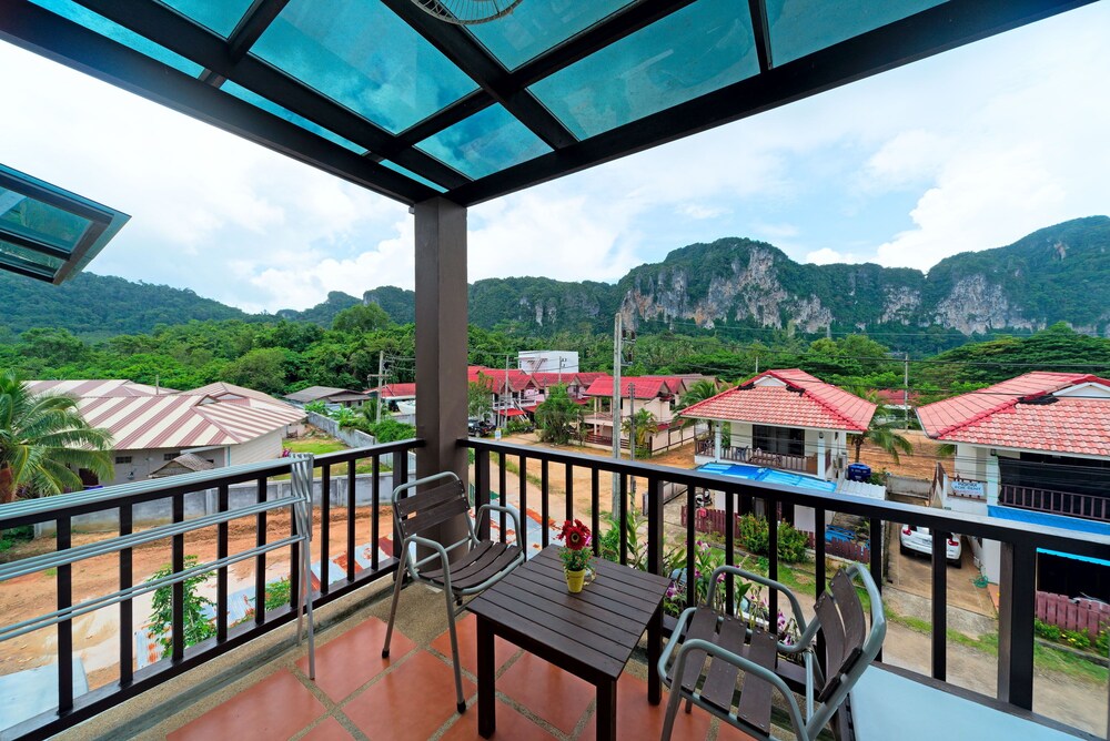 Krabi Apartment Hotel 14/36